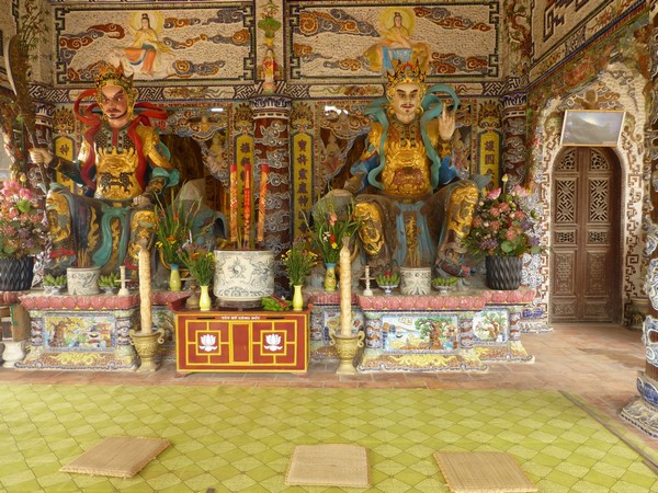 statues-temple-bouddhiste